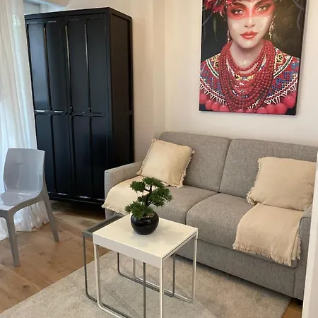 16 Victor Hugo Superbe 아파트